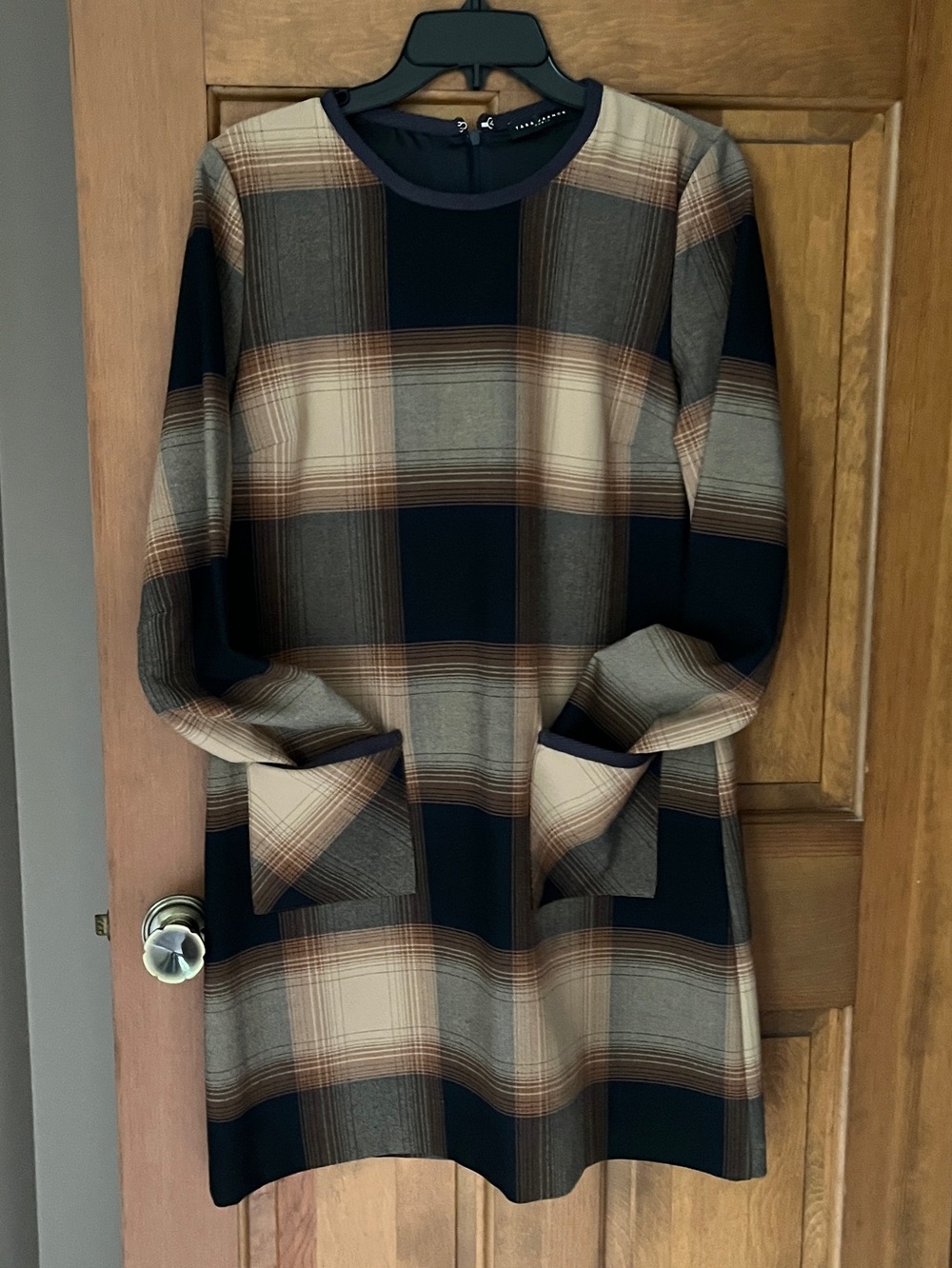 Tara Jarmon Plaid Long-Sleeve Shift Dress in Black and Brown